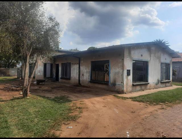 15 BEDROOM HOUSE FOR SALE IN VEREENIGING